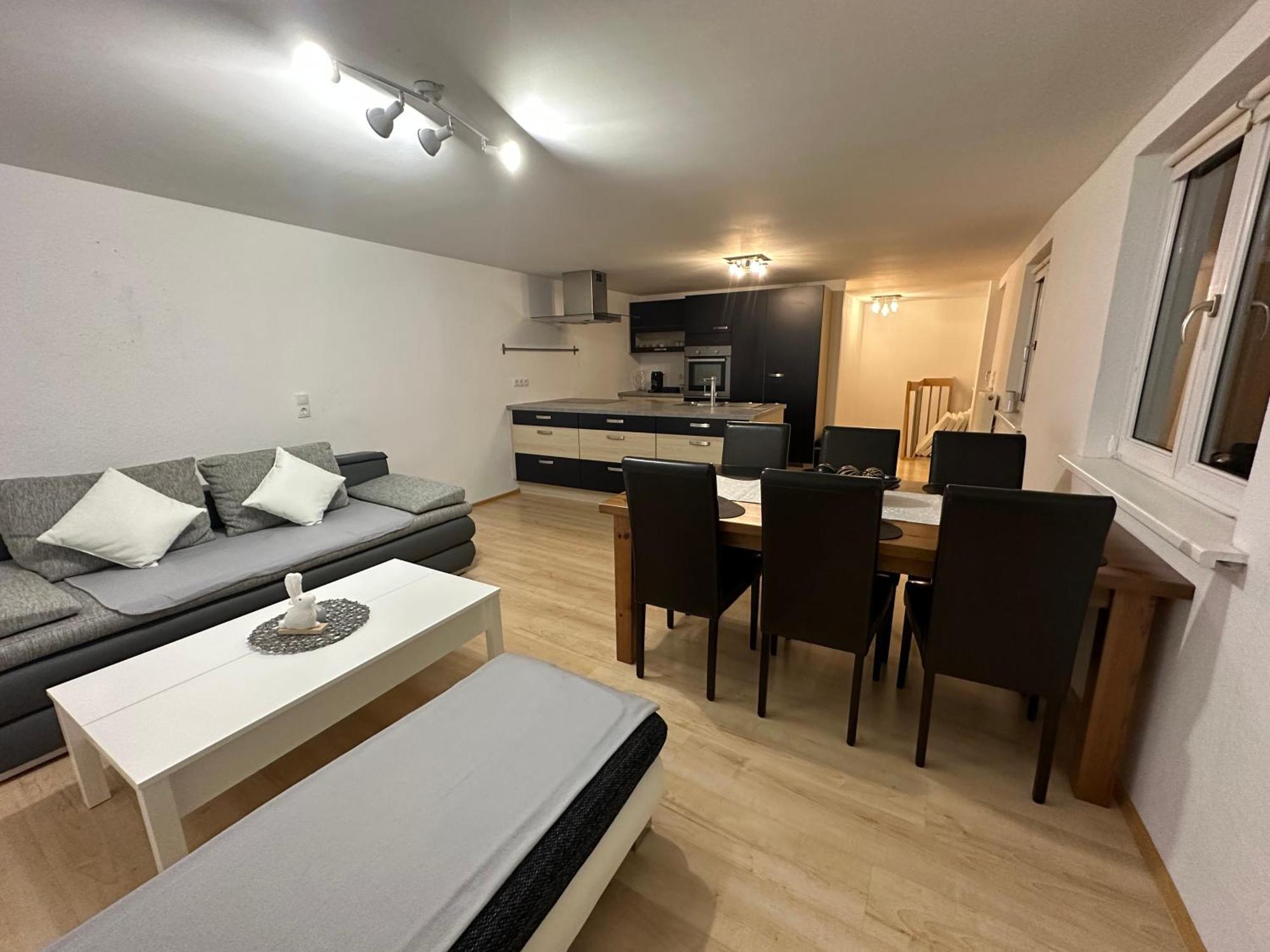 Maisonette-apartment Mit Grosser Terrasse Im Zentrum Von Apartment *